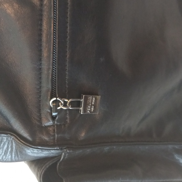 Satchel - Picture 3 of 13